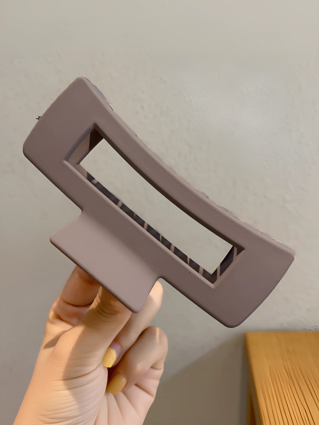 Kofe rangli kvadratli klips, 11 sm