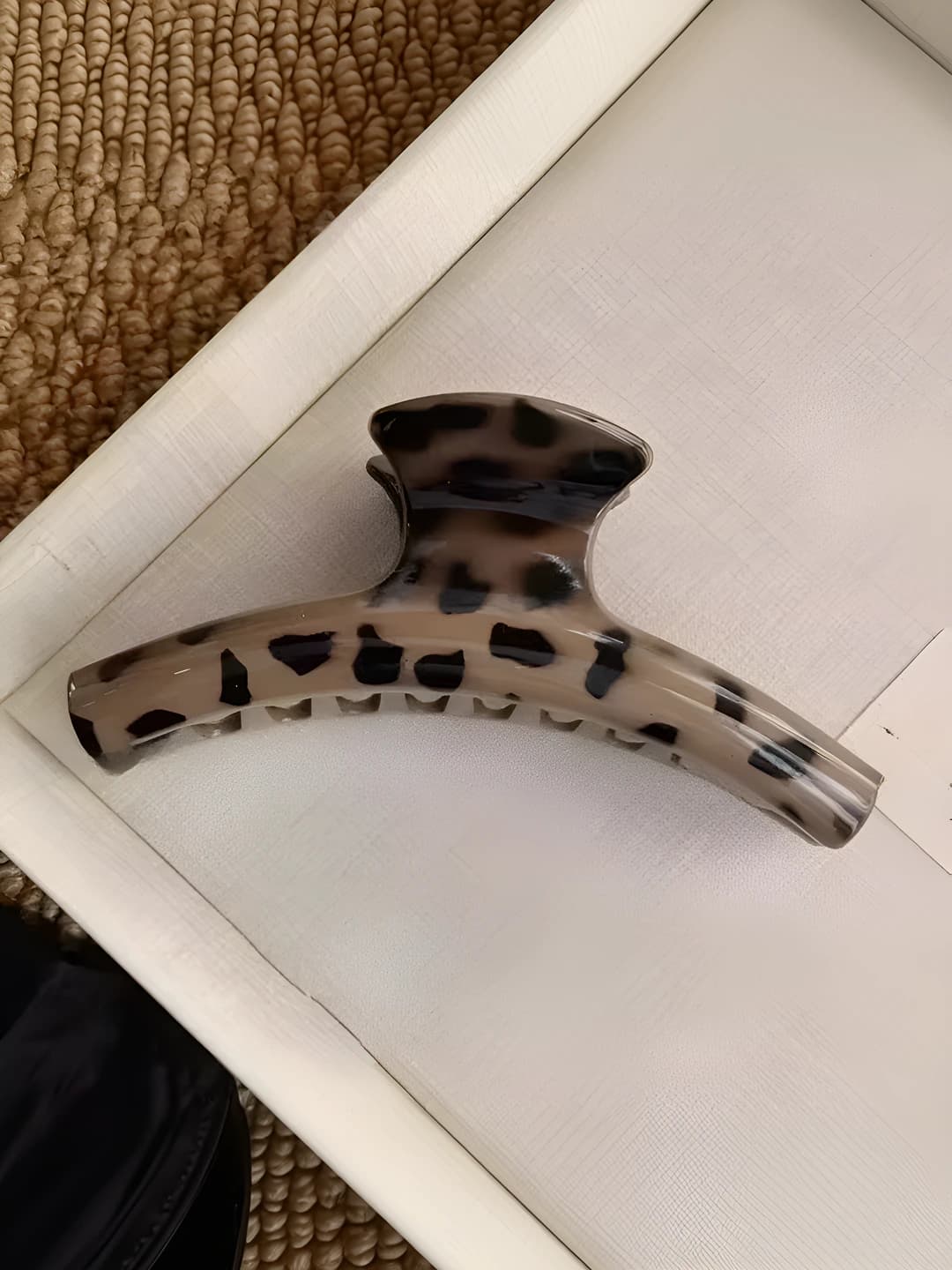 2# Leopard acrylic clip 12.5 cm