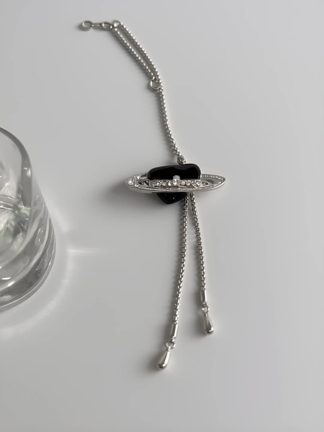 Black heart-Saturn necklace