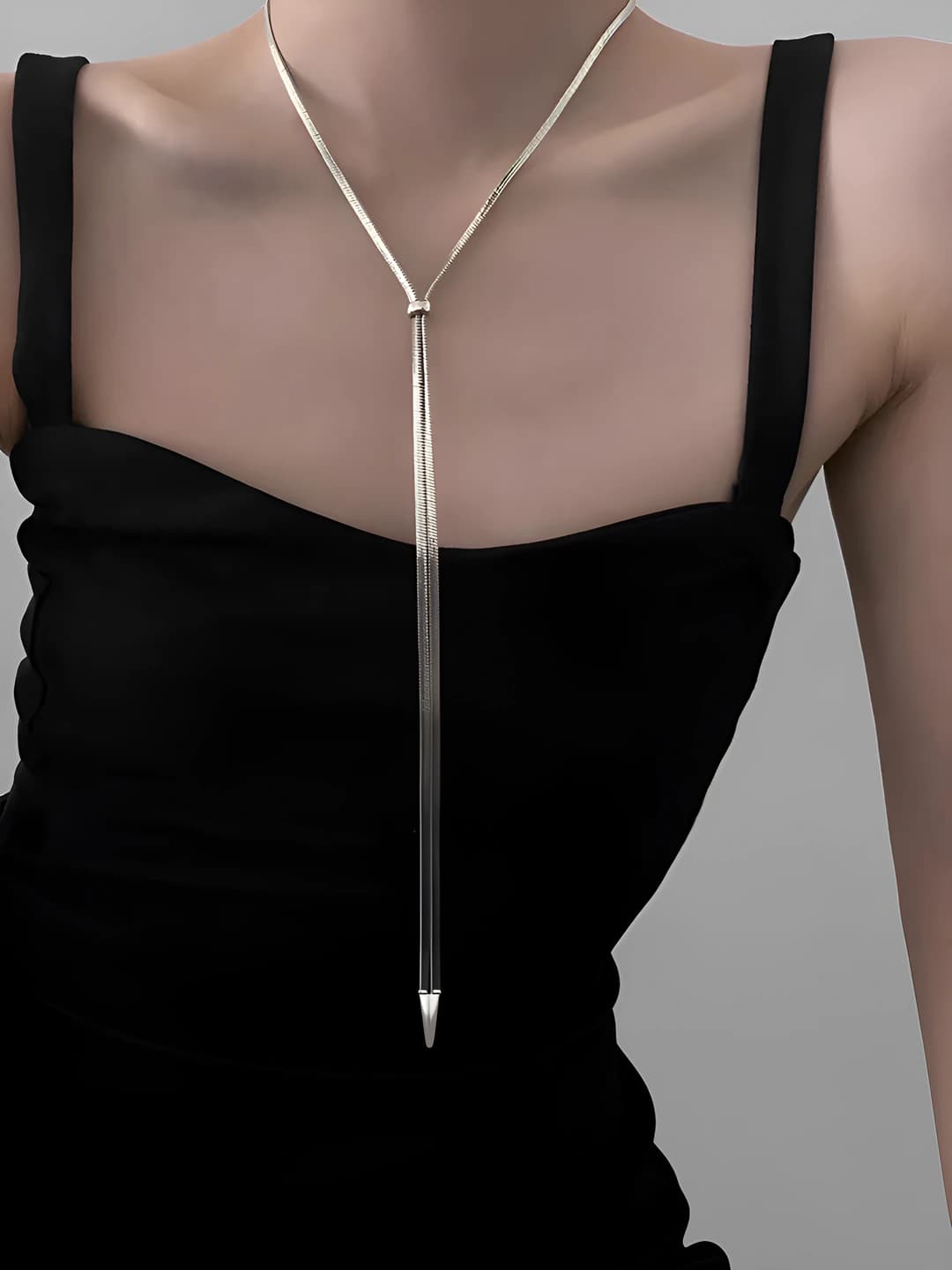 Women's long, adjustable, simple and niche design, high-end, cool style, clavicle chain necklace