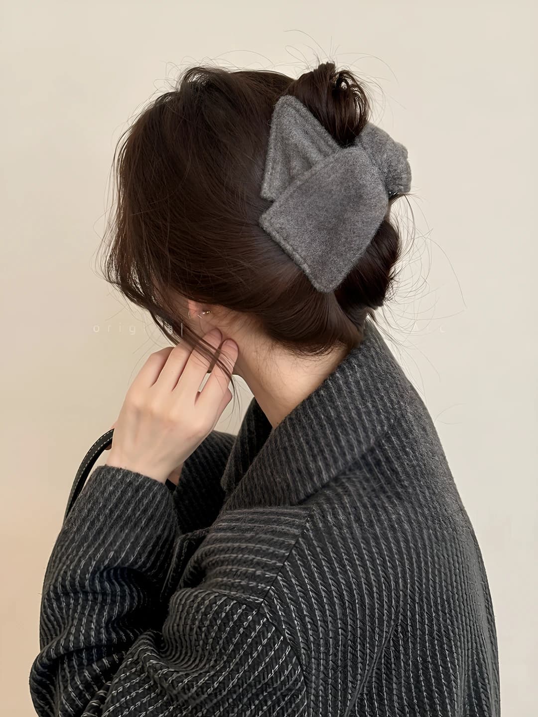Women's grey wool retro style triangular hair clips