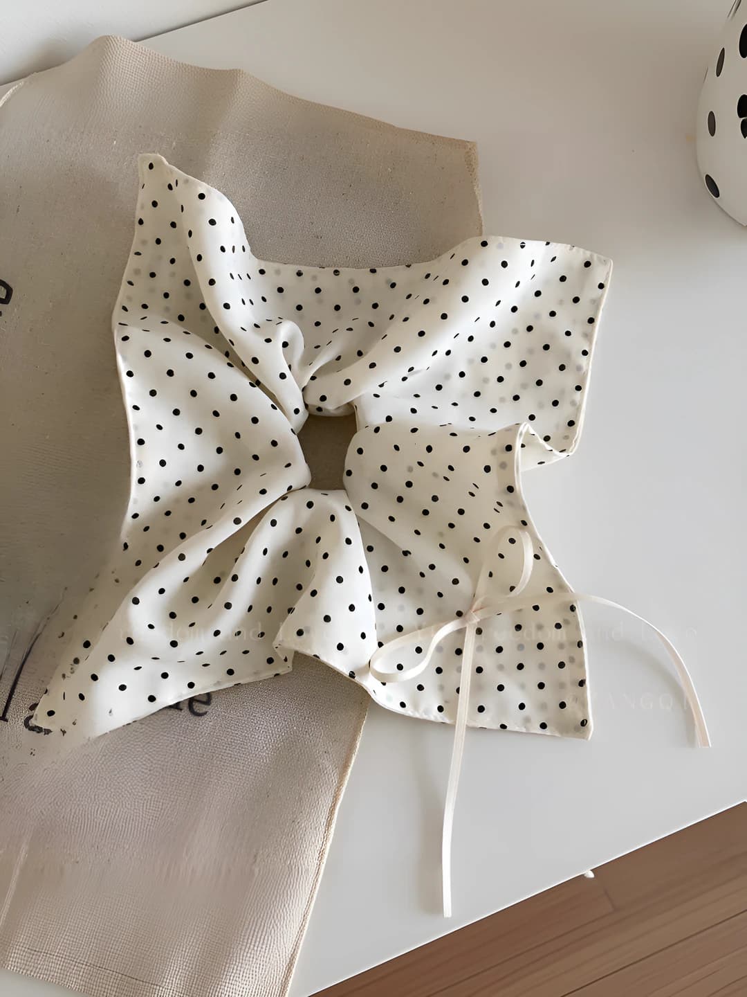 16# Beige polka dot bow 26cm