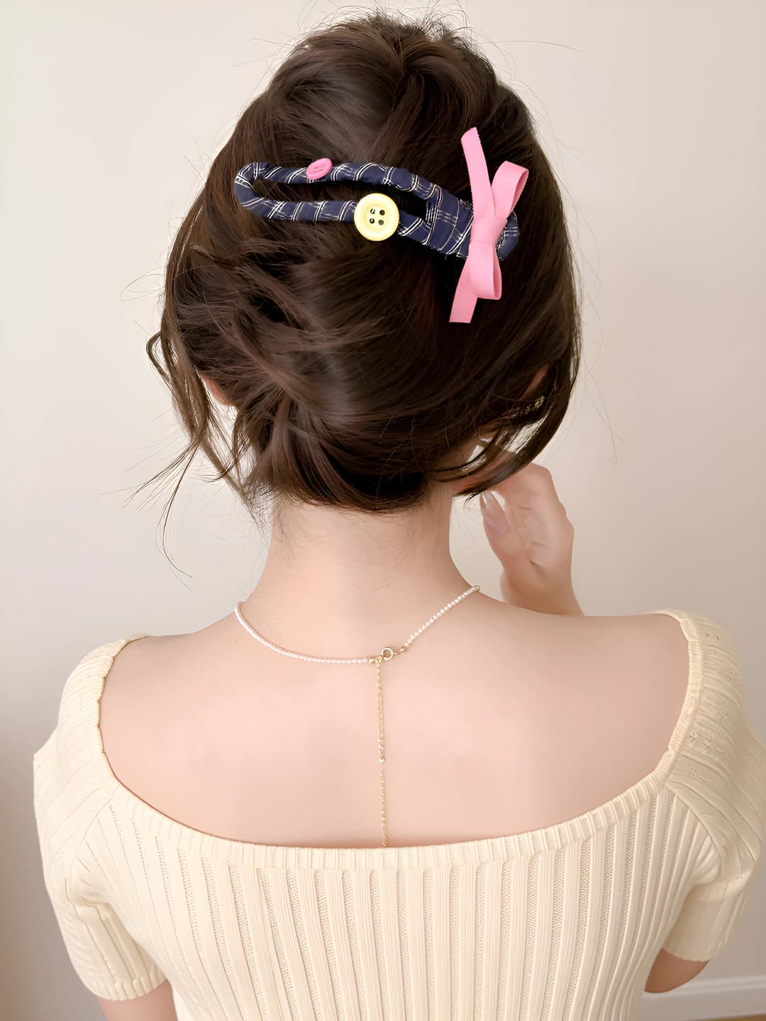 1# Pink button clip ~12 cm