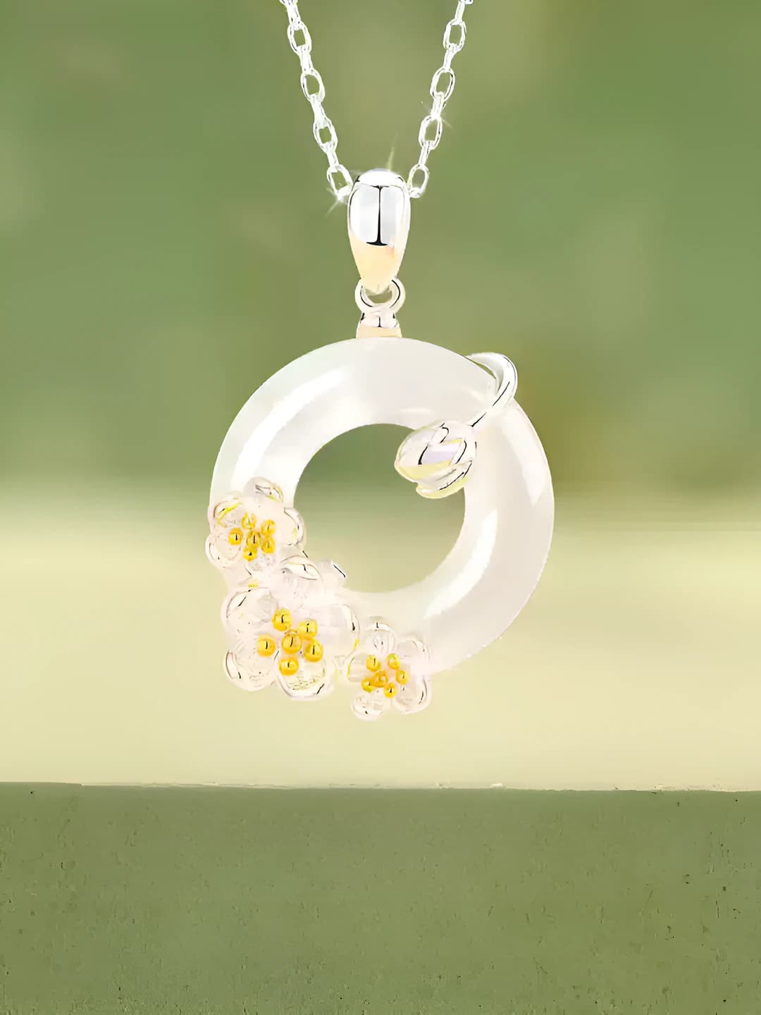 XL602 - Silver white - Wind jasmine