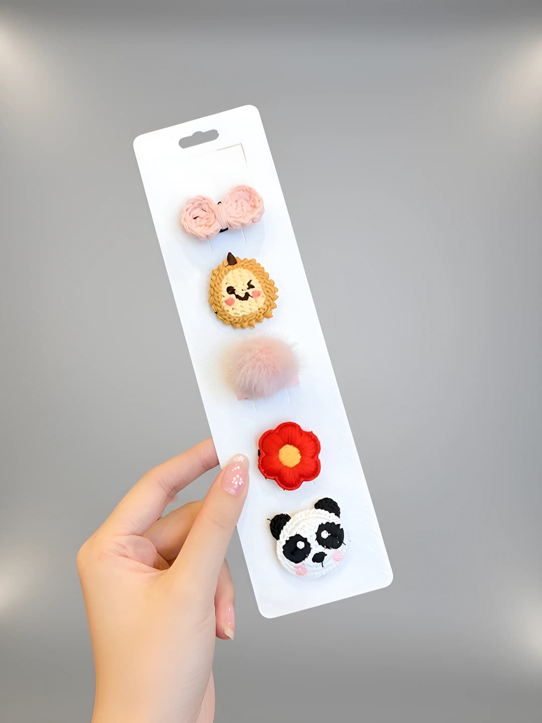 Qizil gulli panda soch qisqich