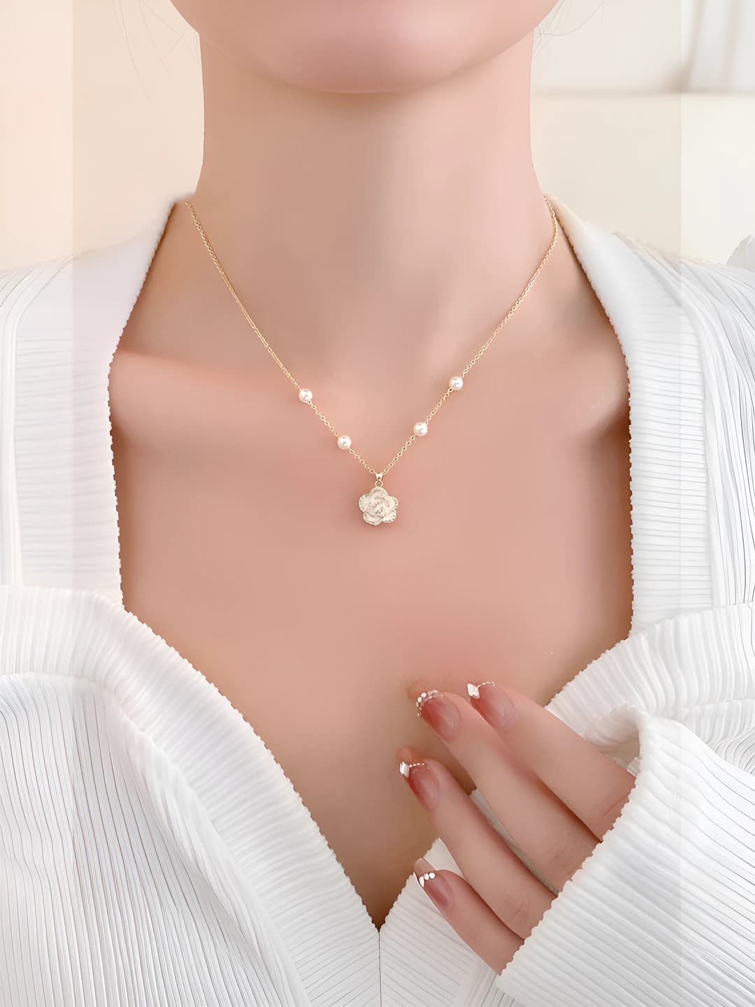 Women's camellia and pearl pendant: light luxury style, geometric design, cross chain, 41-50 cm