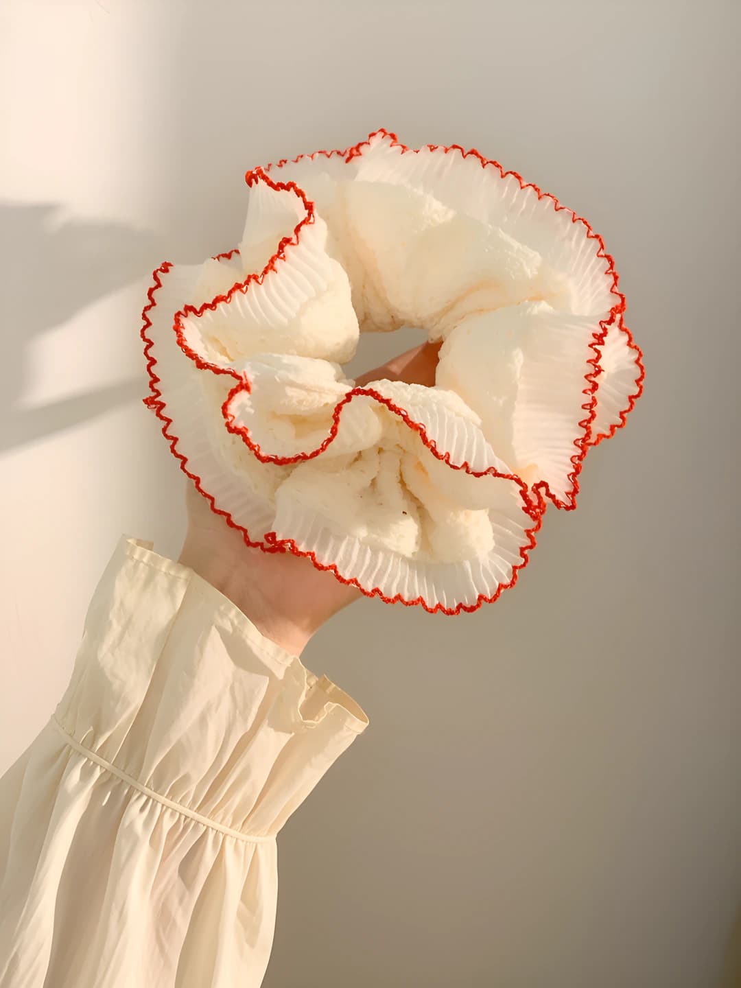 Red lace edge 2 layers - 16 cm