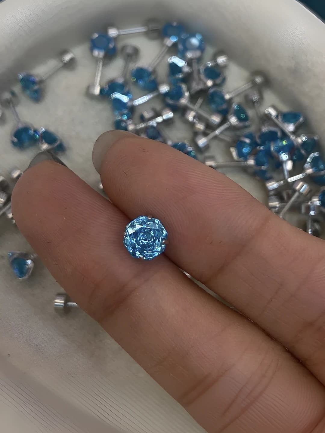 6 mm ocean blue millennium rose 1 pc