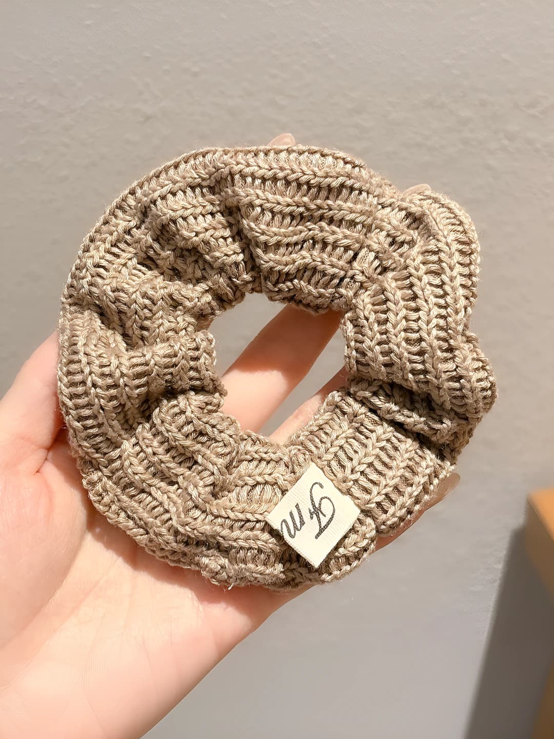 Milk yarn knitted hair tie, 10 cm