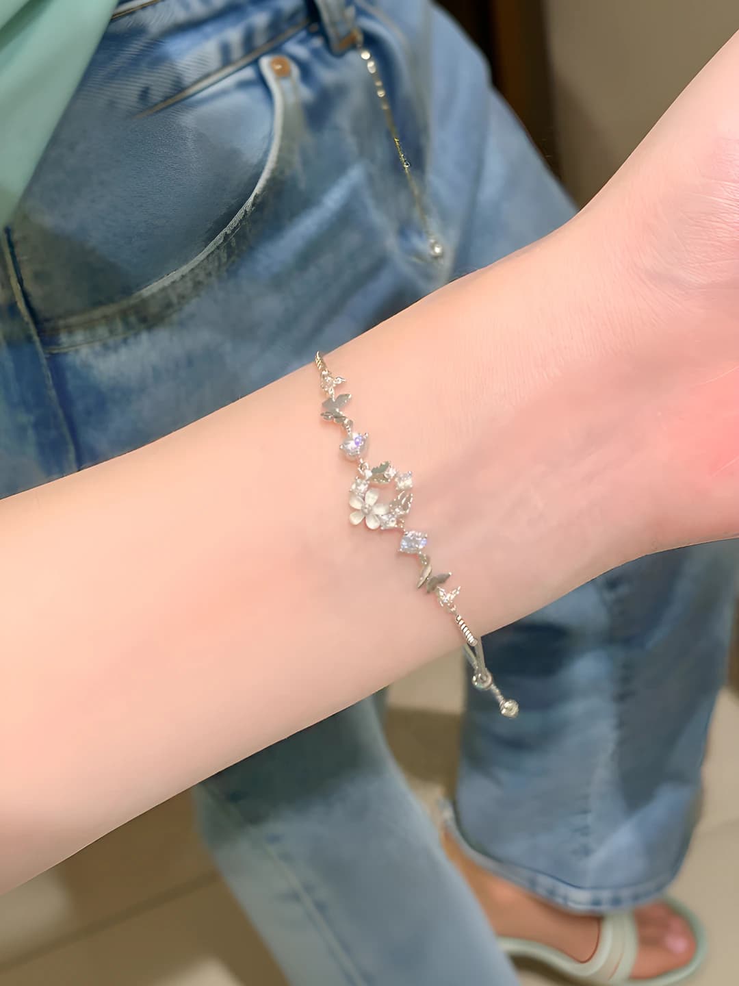 SL194 - Silver-white - Flower slide