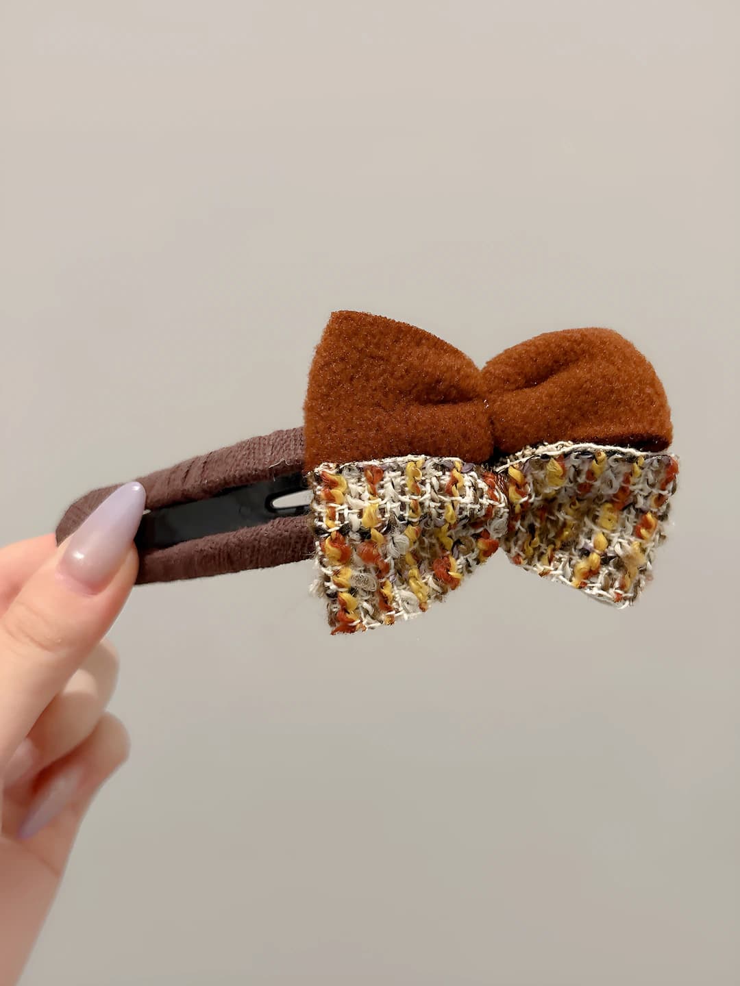 Caramel bow tie - base ~11.5cm