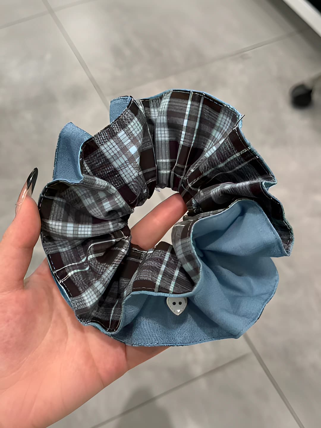White heart, blue-coffee plaid, 15 cm