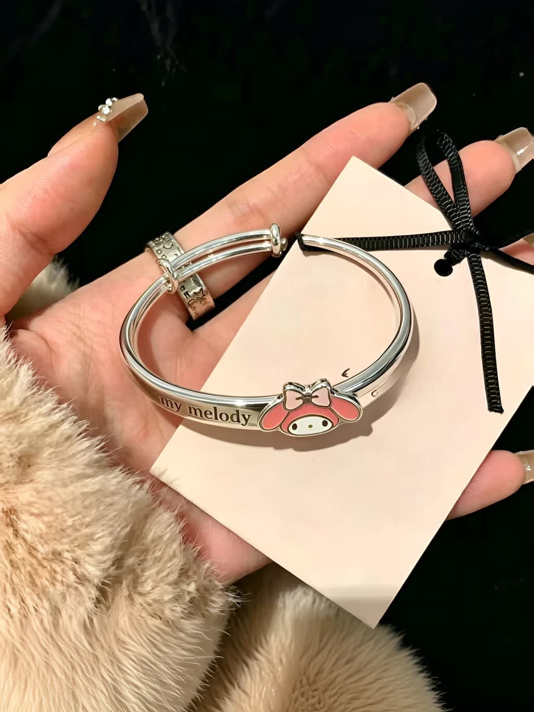 Silver letter Melody bangle [1 pc]