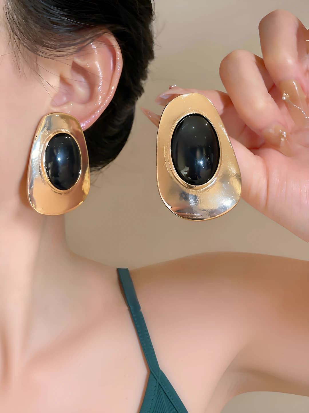 Women's earrings in Euro-American style with geometric oval design made of alloy