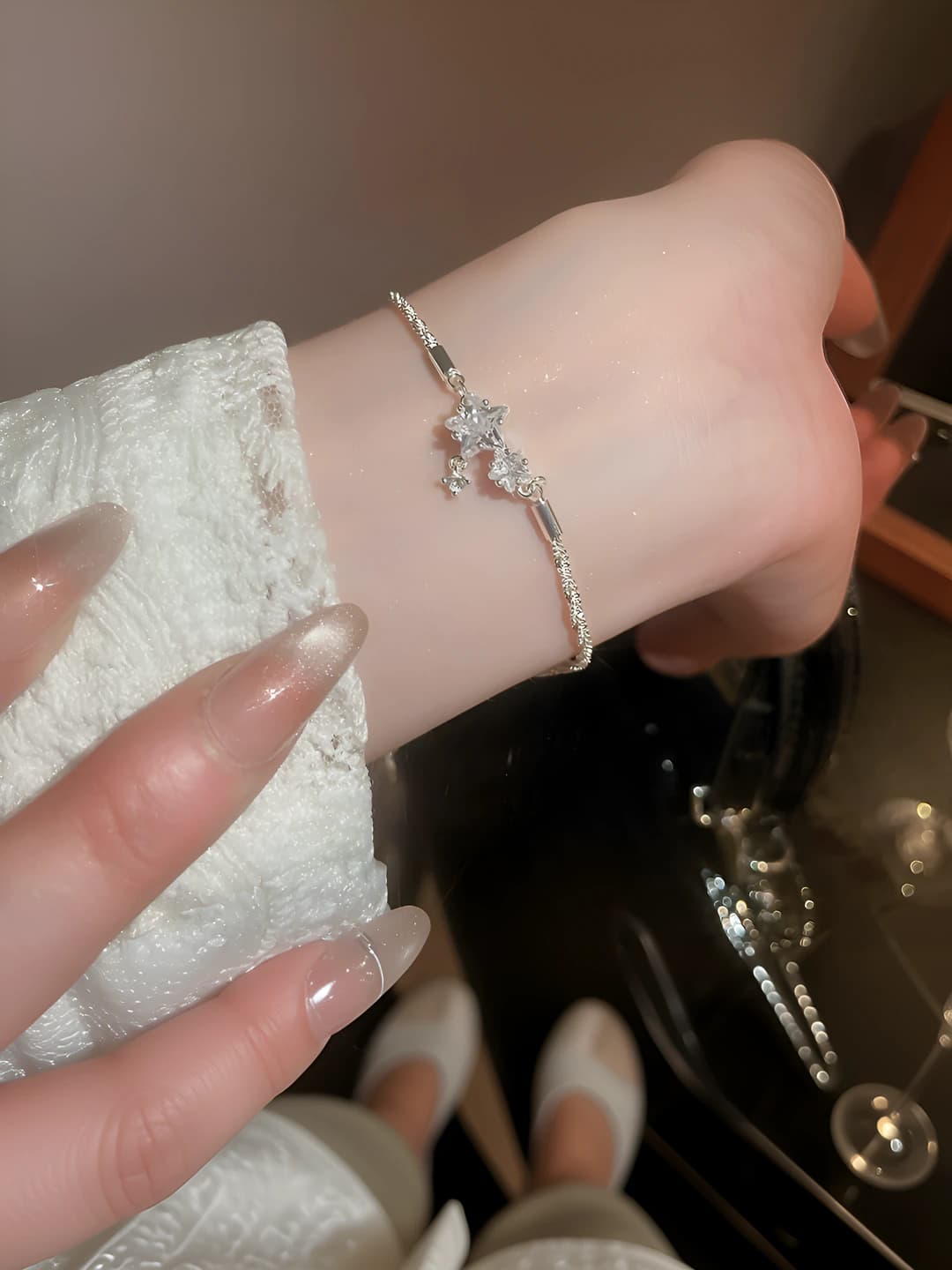 Women's anklet with geometric five-pointed star design and sparkling cubic zirconia