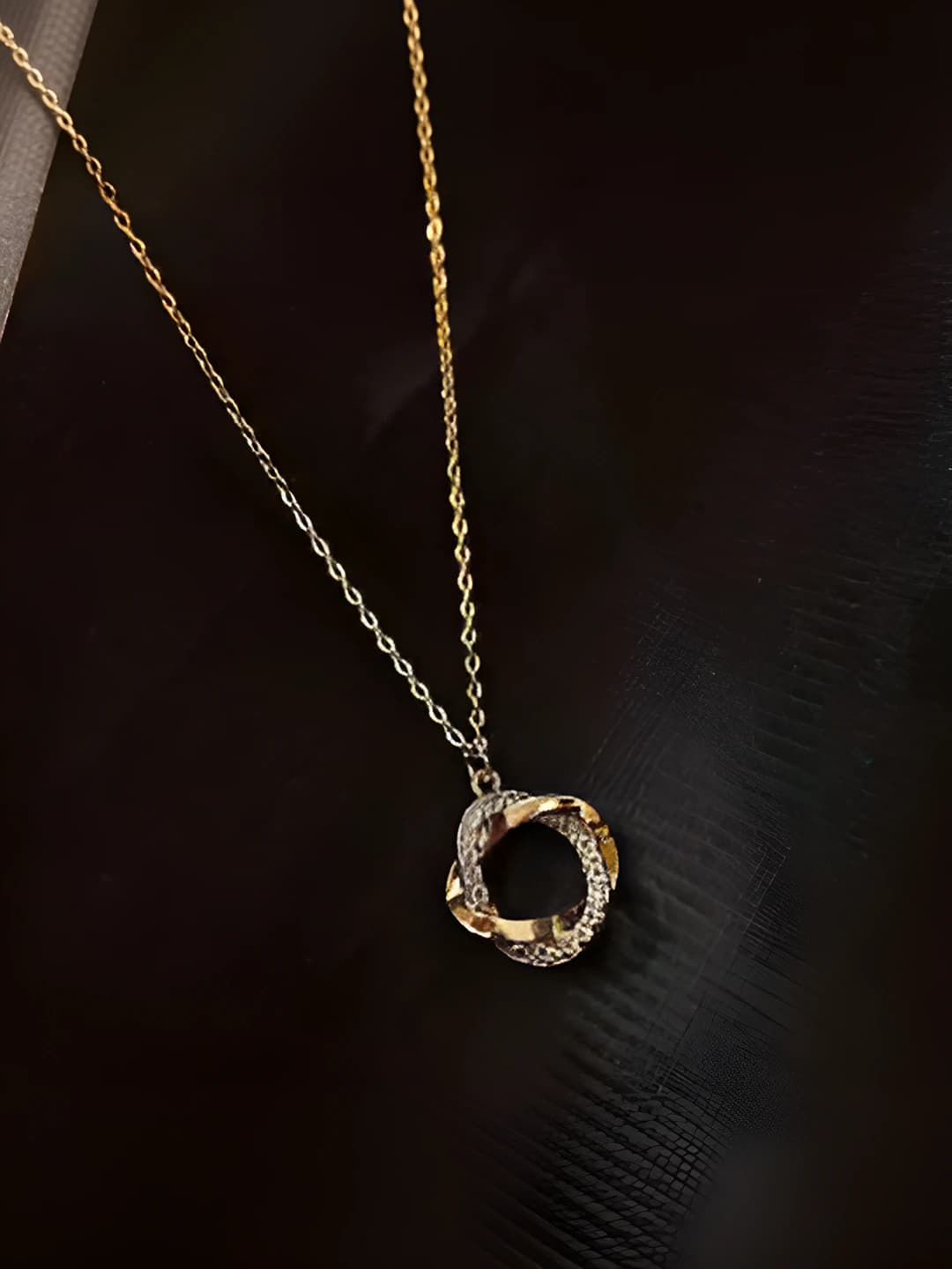 1# Simple twisted ring