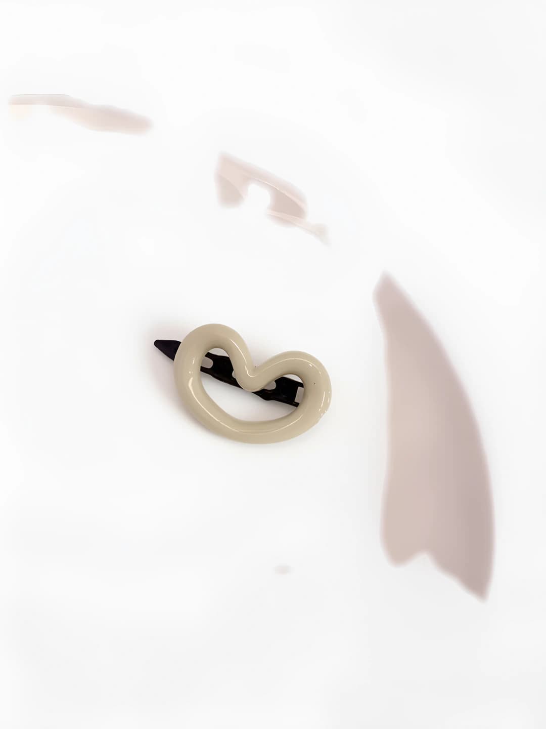 Beige heart clip, 1 pc