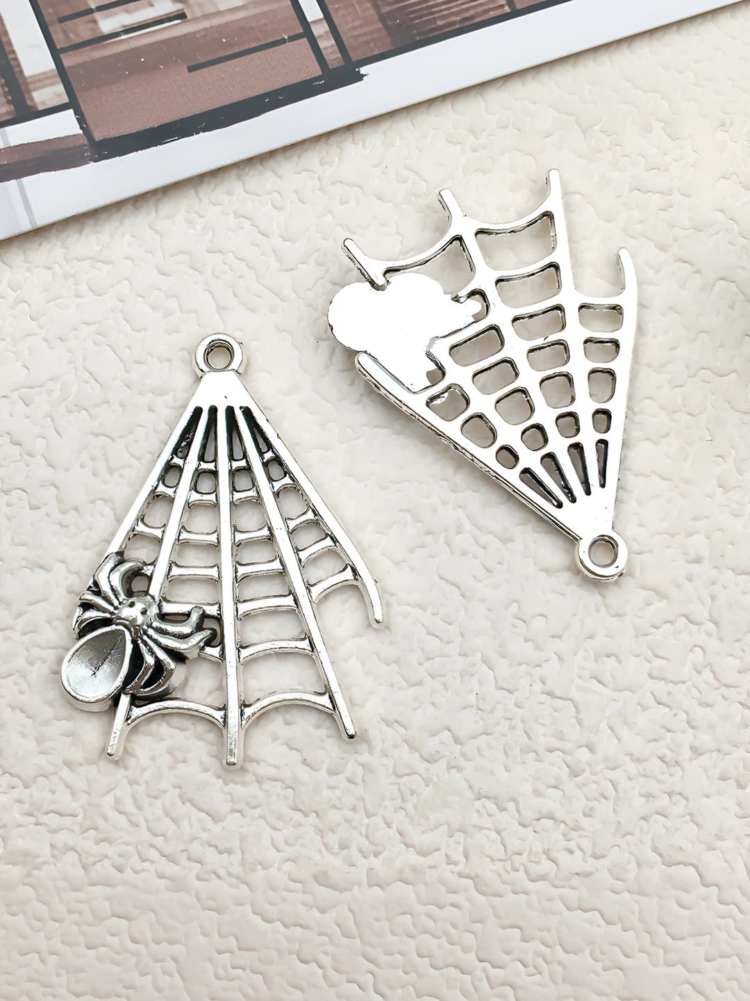 1 pc Halloween spider web 24x32mm-2.8g