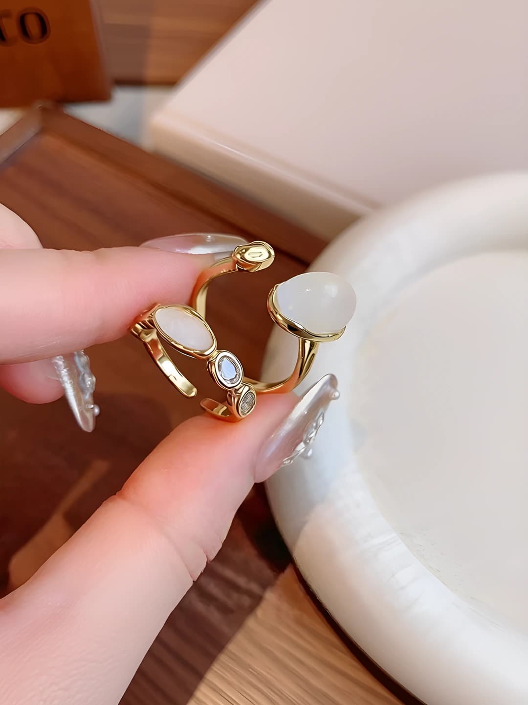 Women's adjustable geometric ring with moonstone, individual style fashion accessory