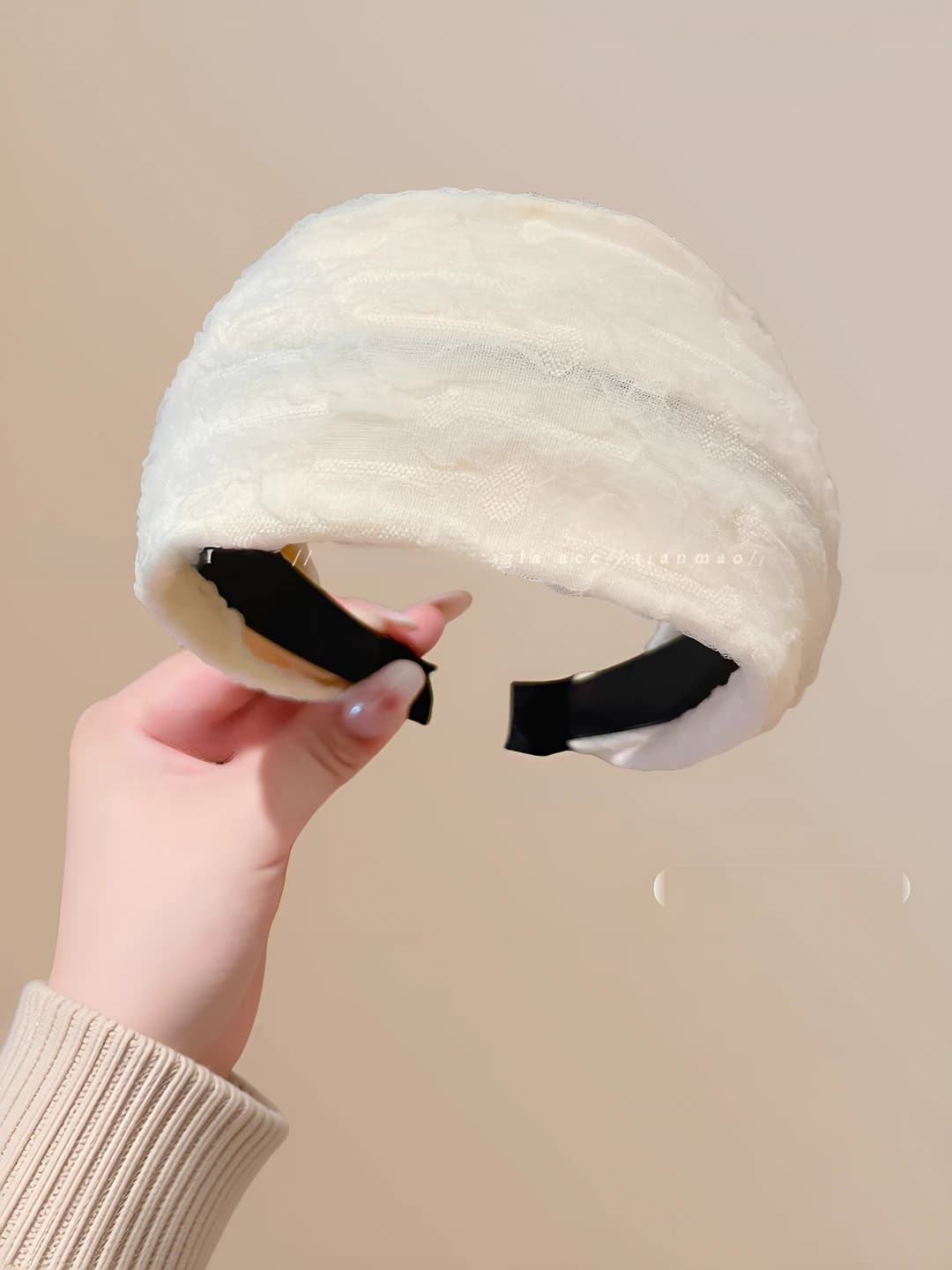 1# White mesh hair tie