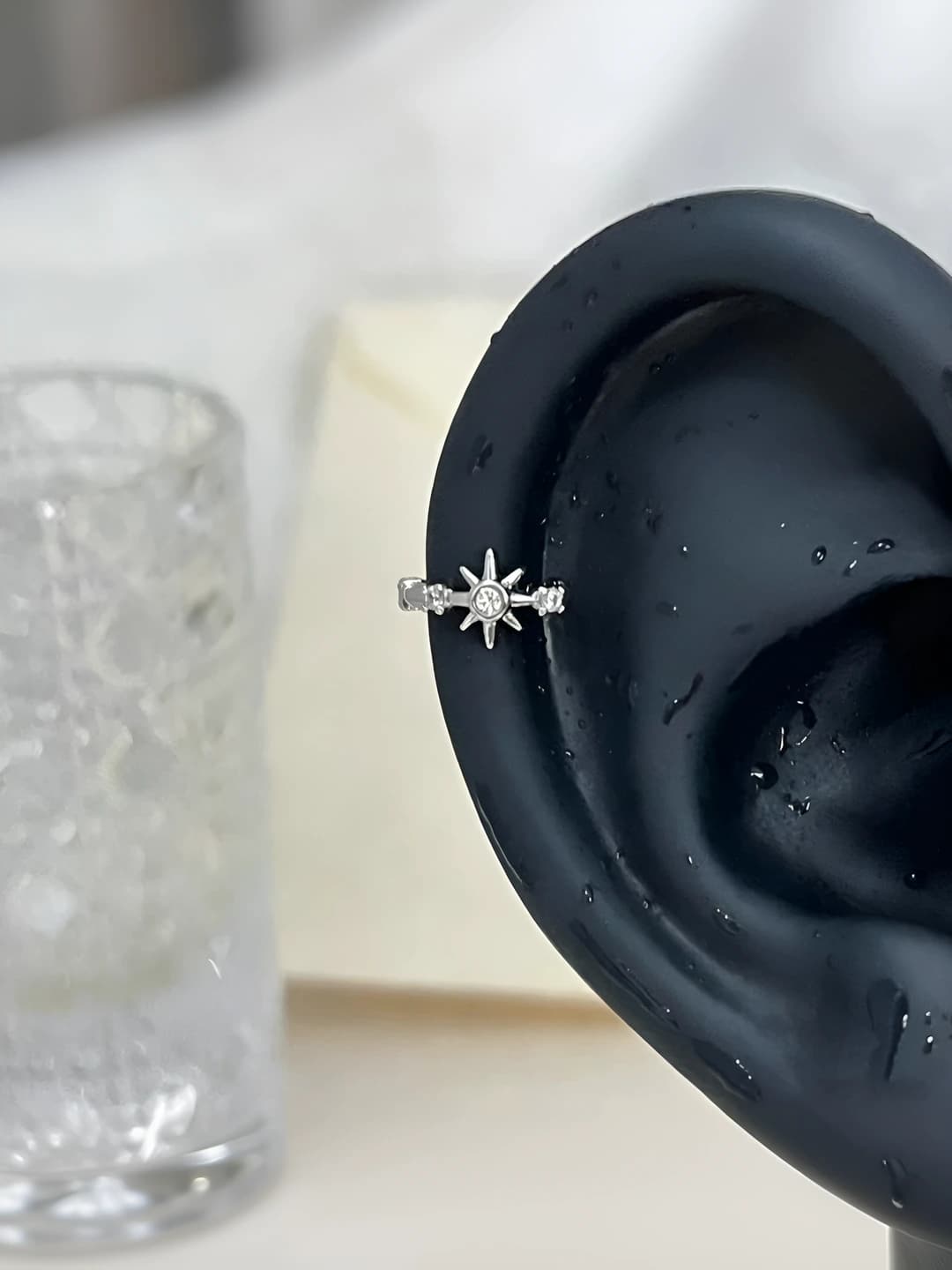 White gold, inner dia 8mm