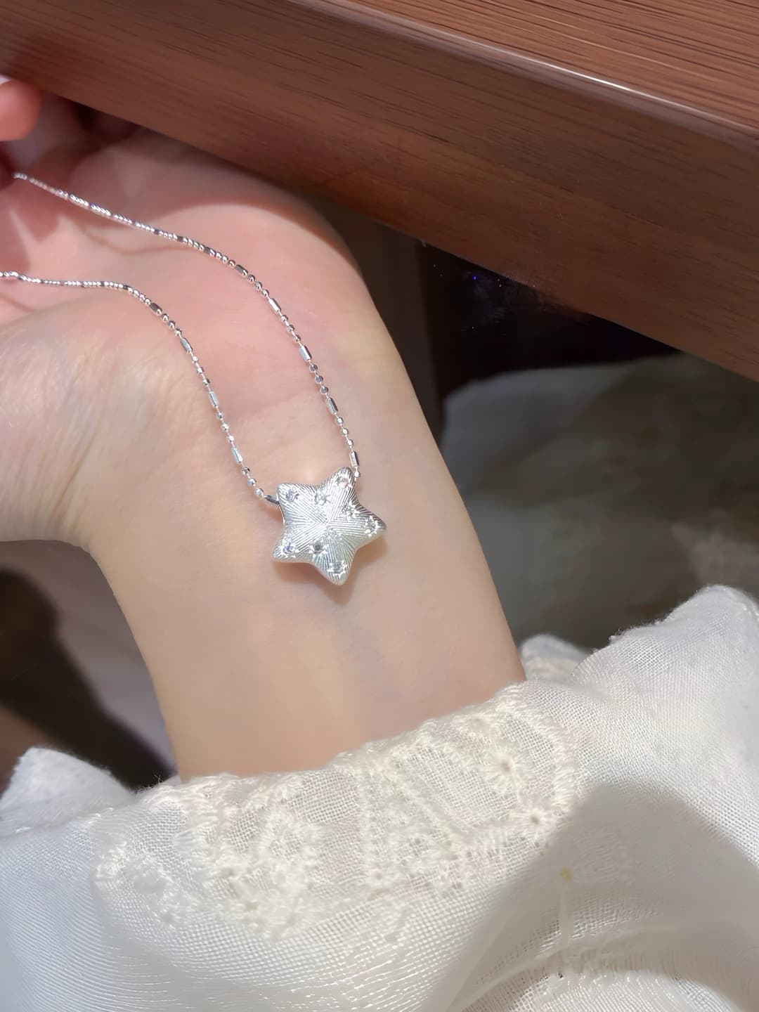 Women's short necklace with round zircon and five-pointed star, casual style