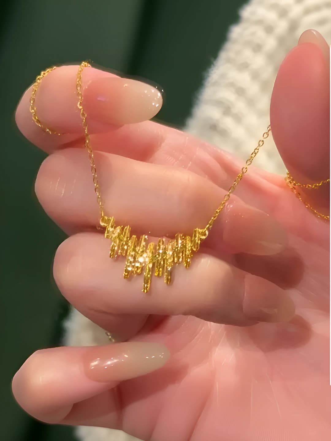 Icy notes necklace
