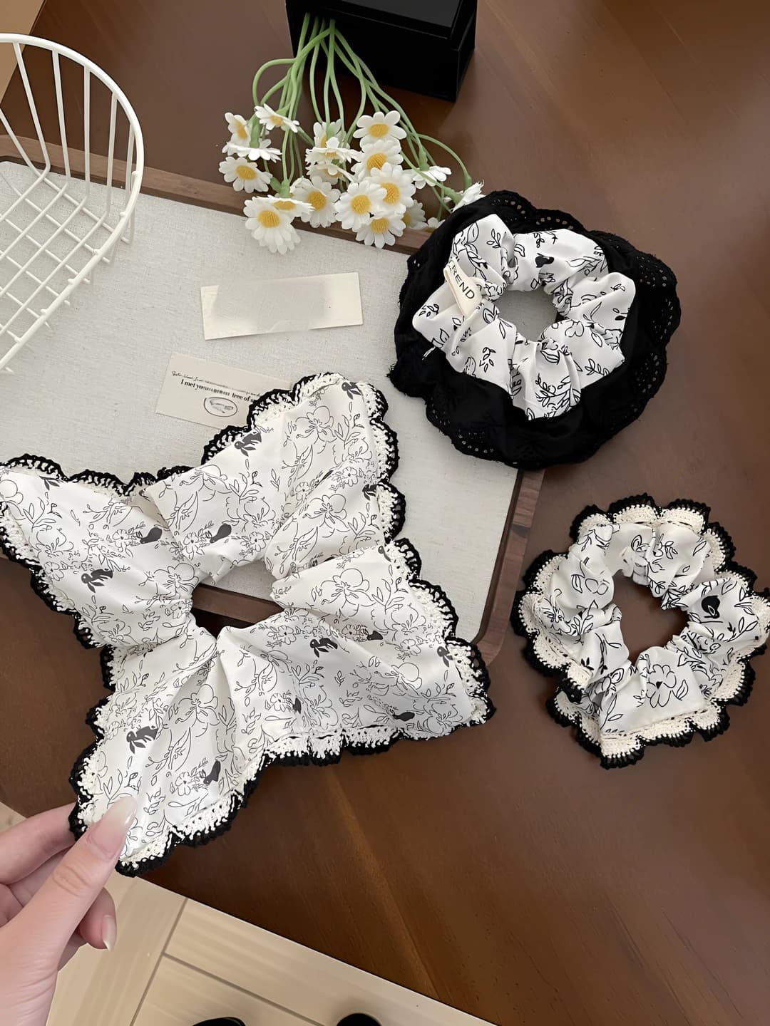 Women's stretch fabric hair scrunchies in Korean style 2026