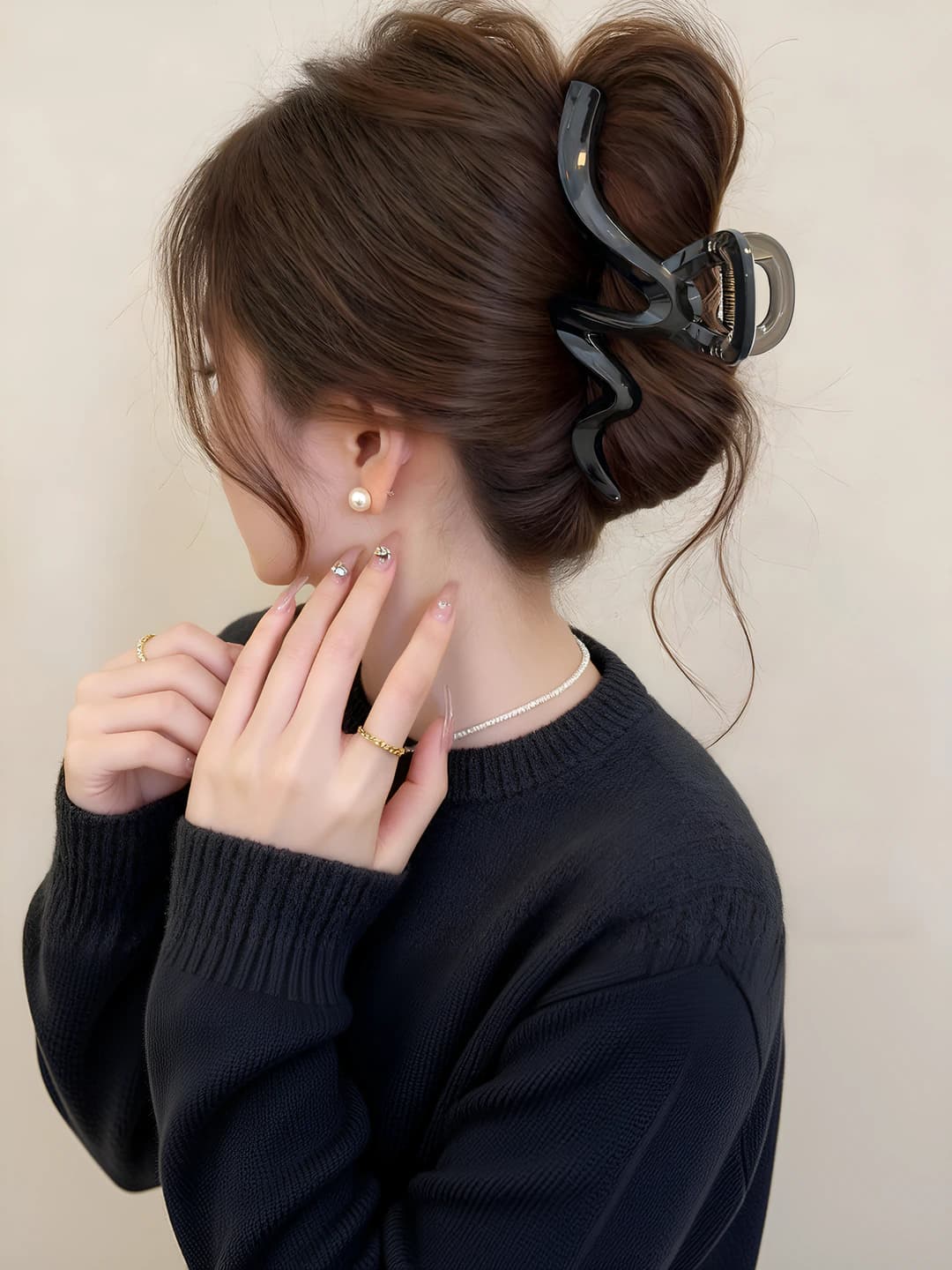 Wavy clear black clip, 14 cm