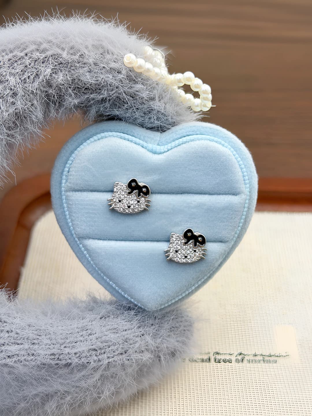 Женские серьги-гвоздики с цирконом Hello Kitty, 316L титановая сталь, чёрные, геометрический элемент дизайна