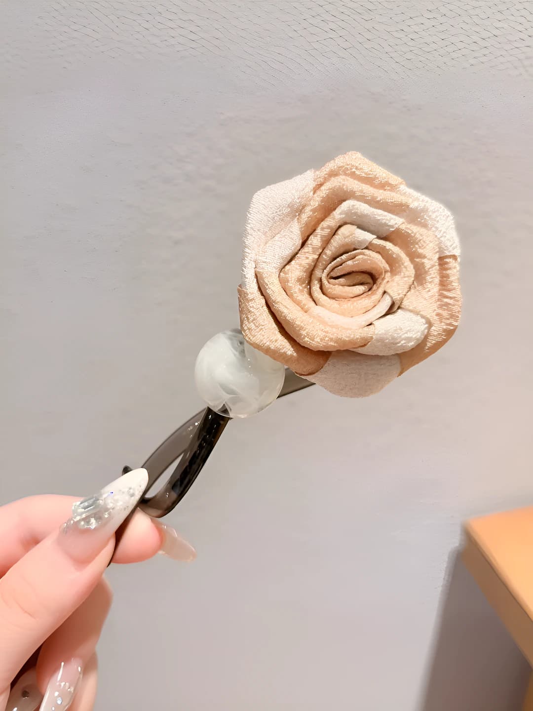 Milk tea, dried rose