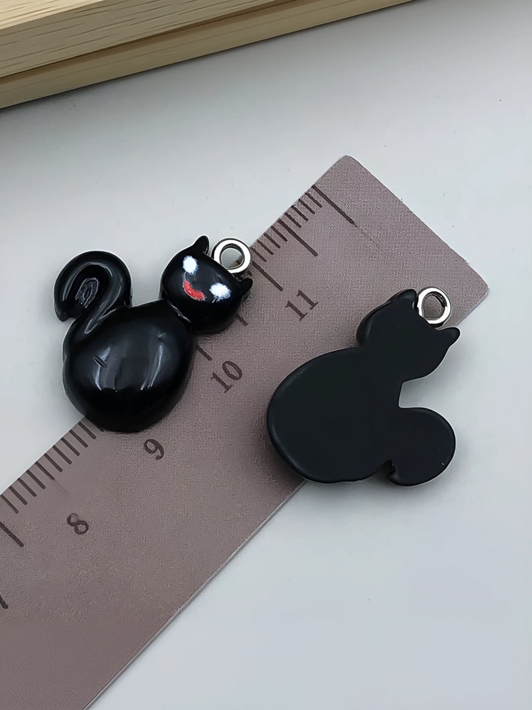Black resin Halloween cat 16x24mm-1.1g
