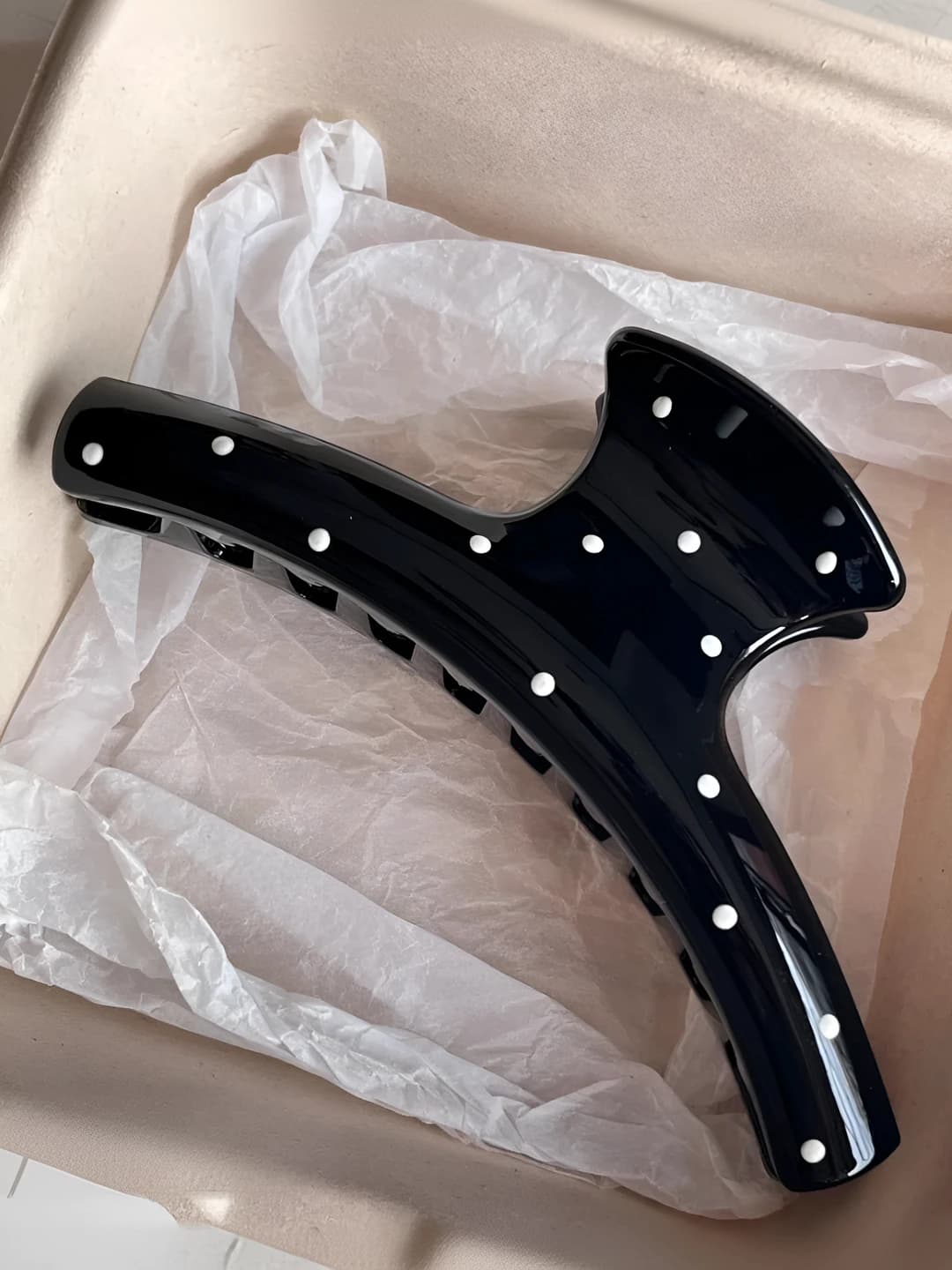 9# Black with white dots hanger 11.5 cm