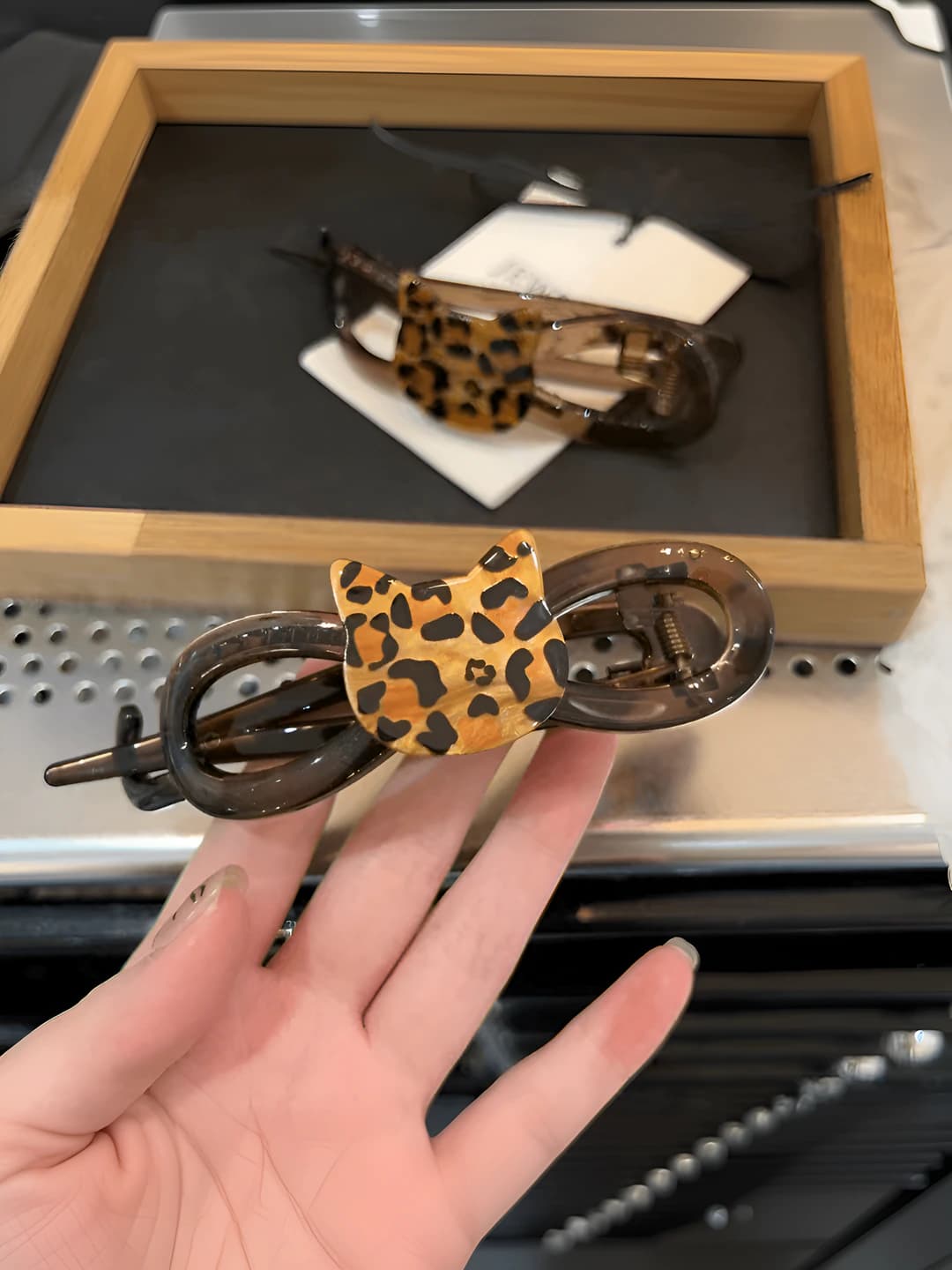 Cat twist clip, leopard, 9 cm