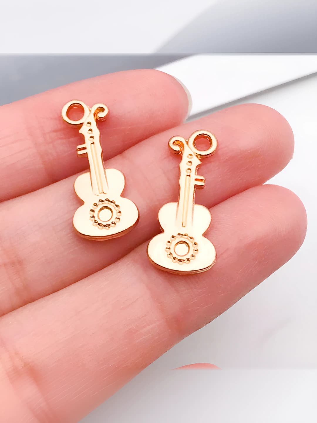 1 dona musiqa asbobi gitara 9x21mm-1.1g