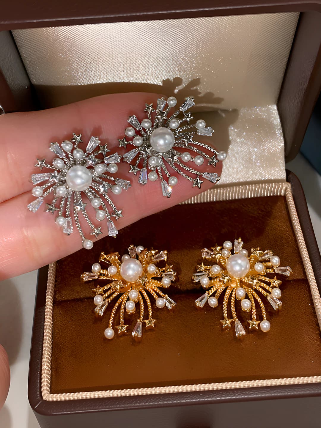 Women's earrings: sparkling zircon, faux pearl and star design element