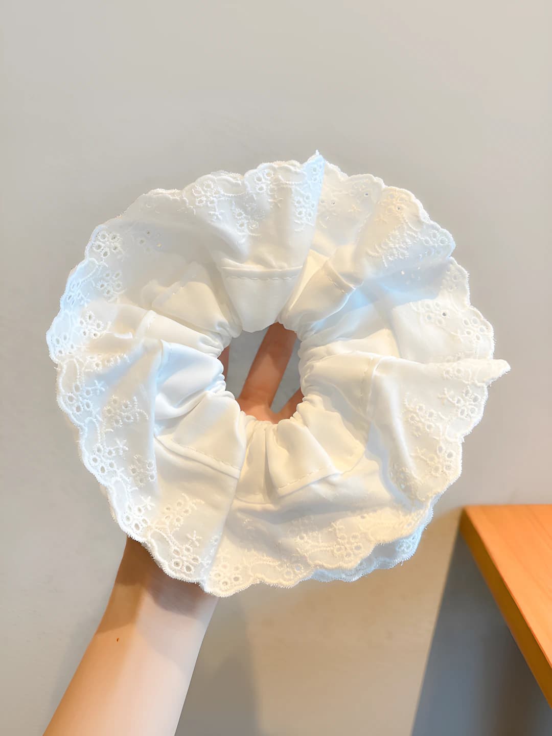 1# White lace (4 layers) 12 cm