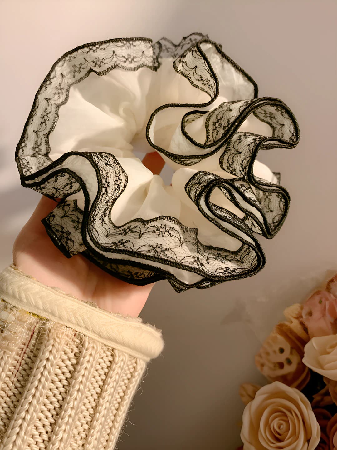 White lace edge 2 layers - 17 cm