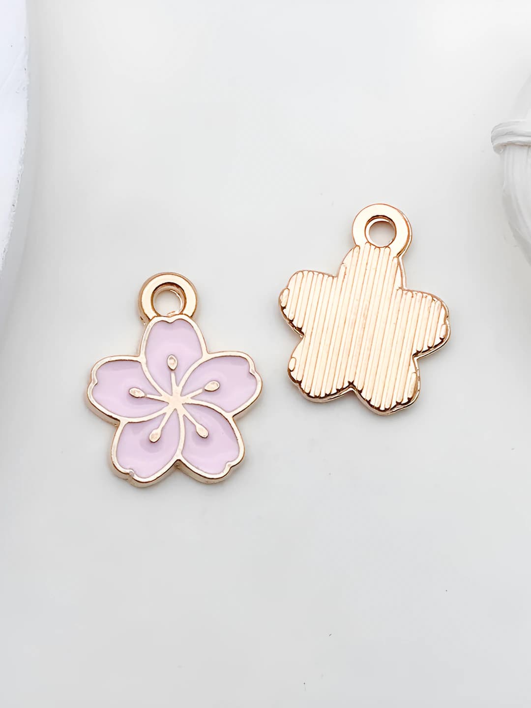 1 pc small sakura 12x14mm-0.7g