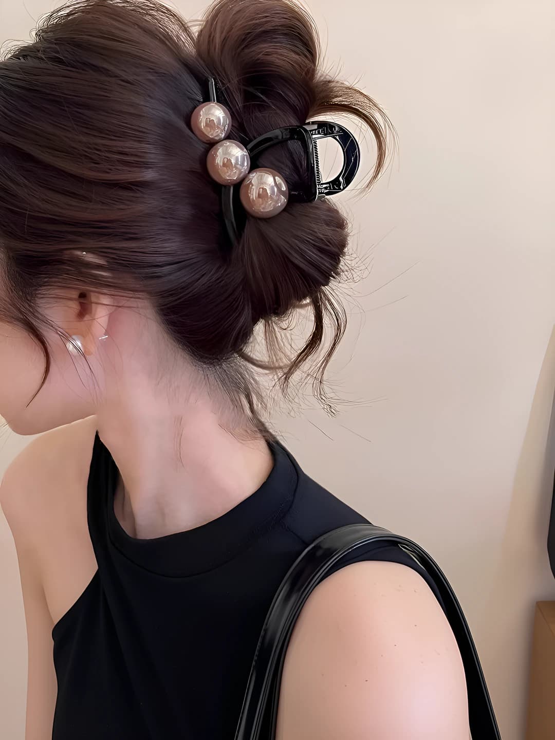 Three pearl clip glossy black-8 cm
