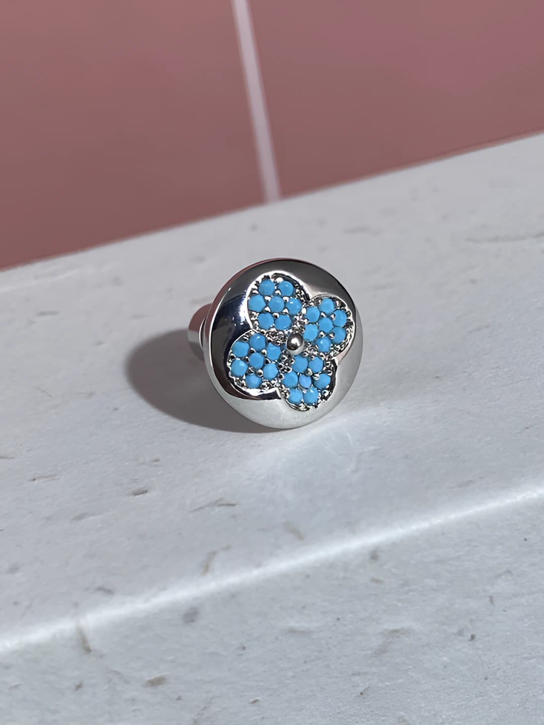 A99600 blue turquoise round 4-leaf 1 pc