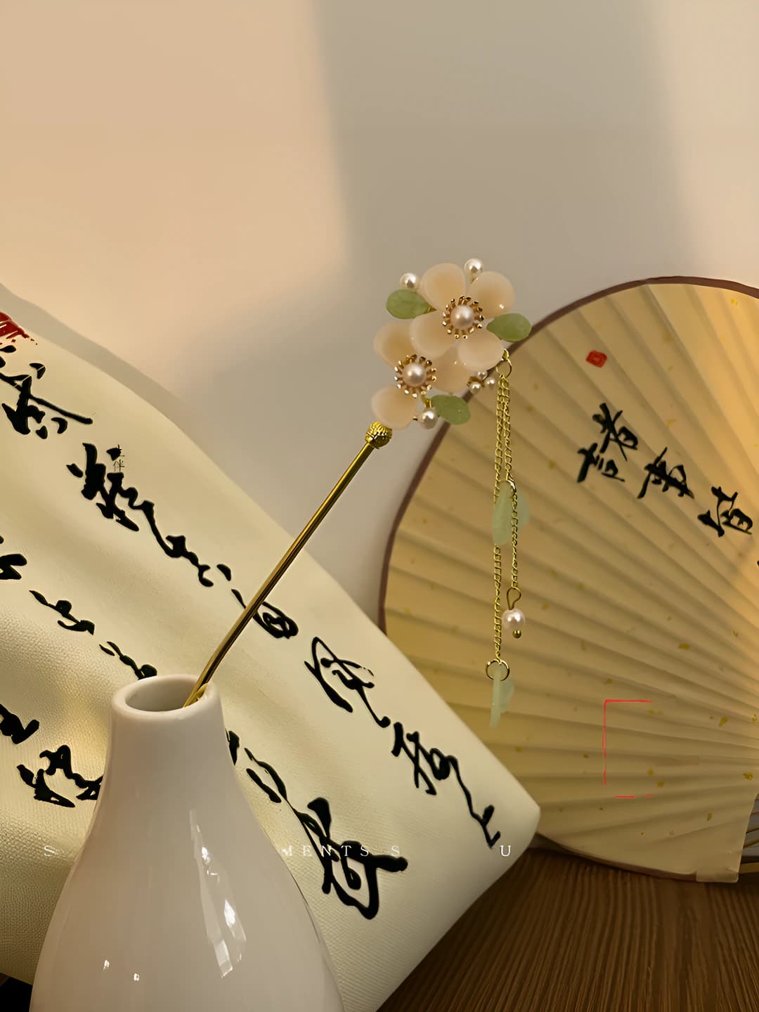 96# Oq yong'oq guli ikki gulli soch to'g'asi - Oltin (qoplamada)