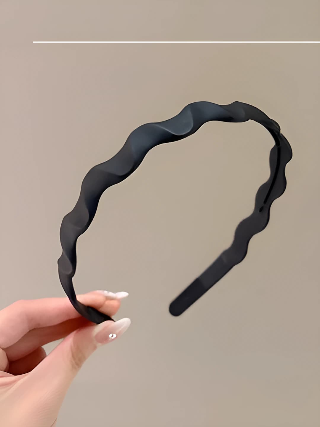 Black ~1.2 cm