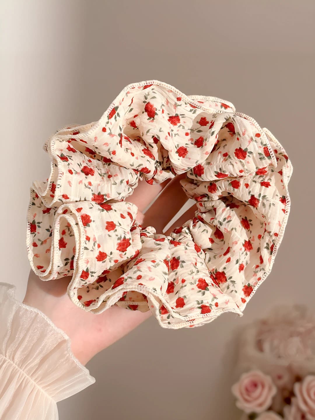 Floral circle - apricot ~15 cm