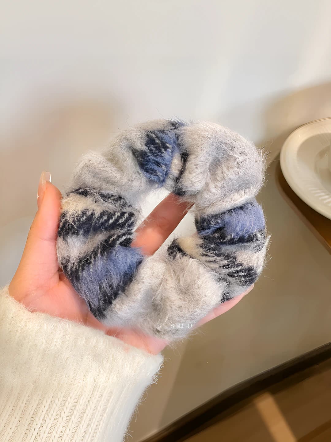 1# Blue plush hair tie