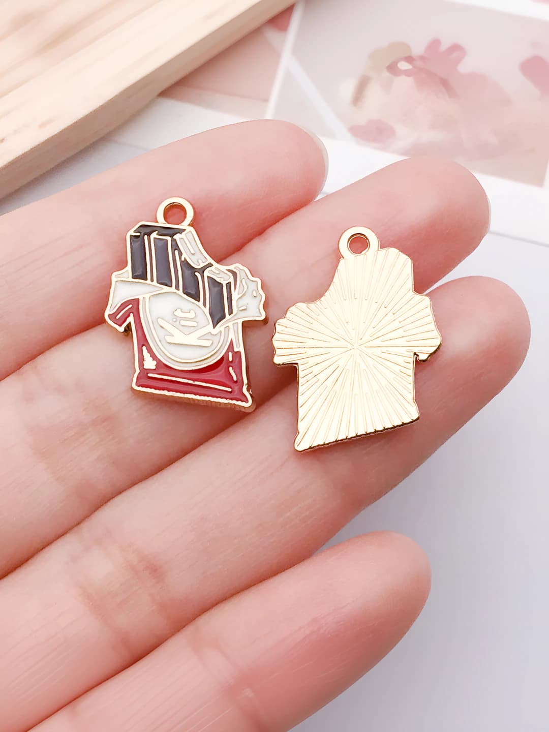 1 pc white chocolate 22x16x1mm-1.5g