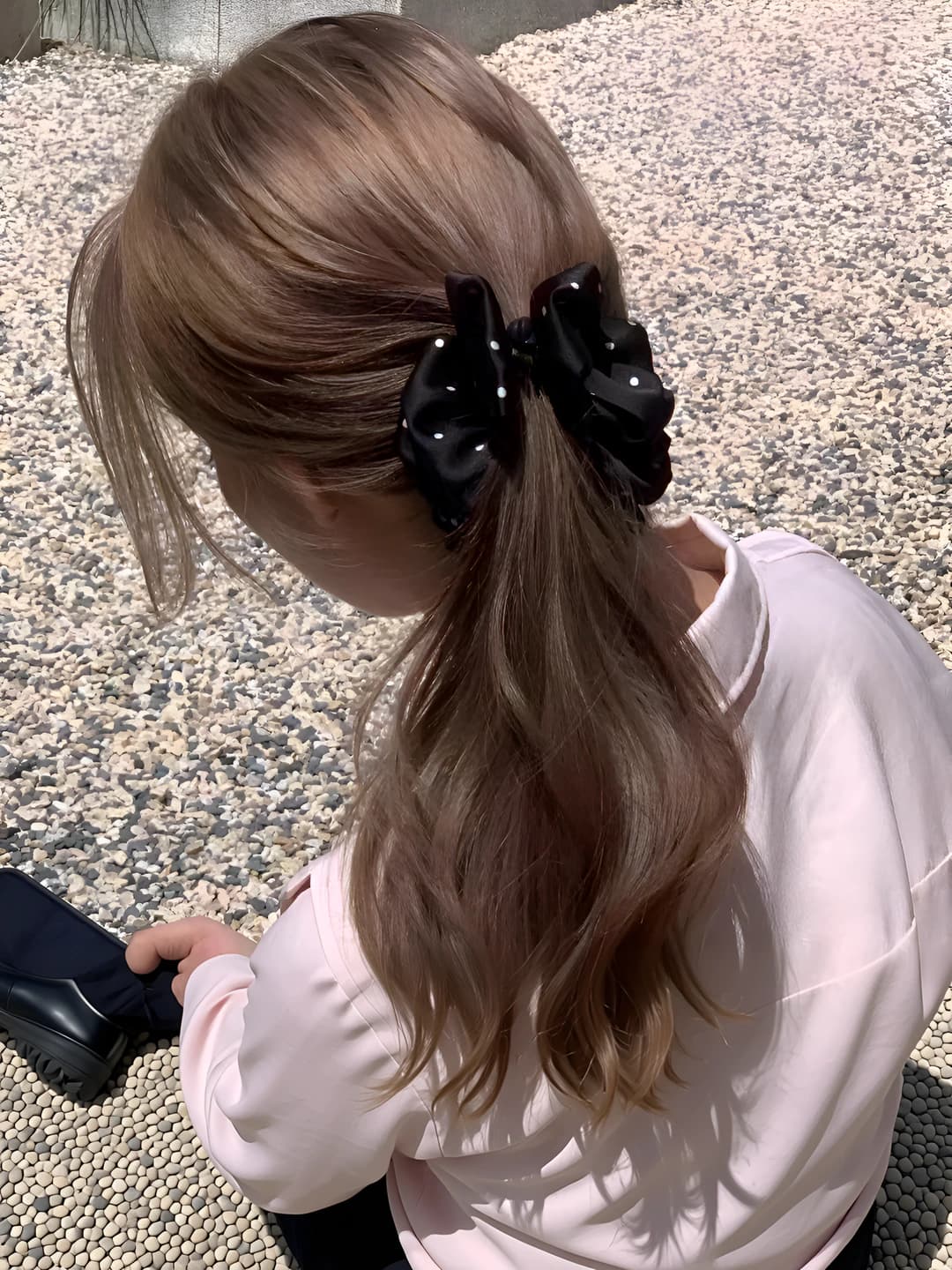Black polka dot banana clip