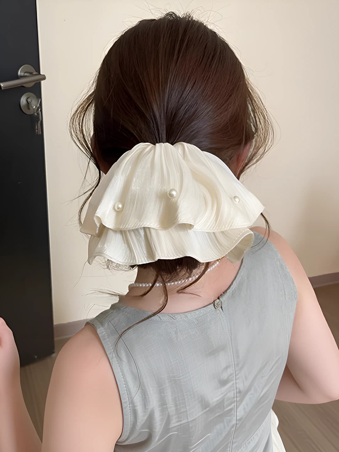Beige, sheer, ~20 cm