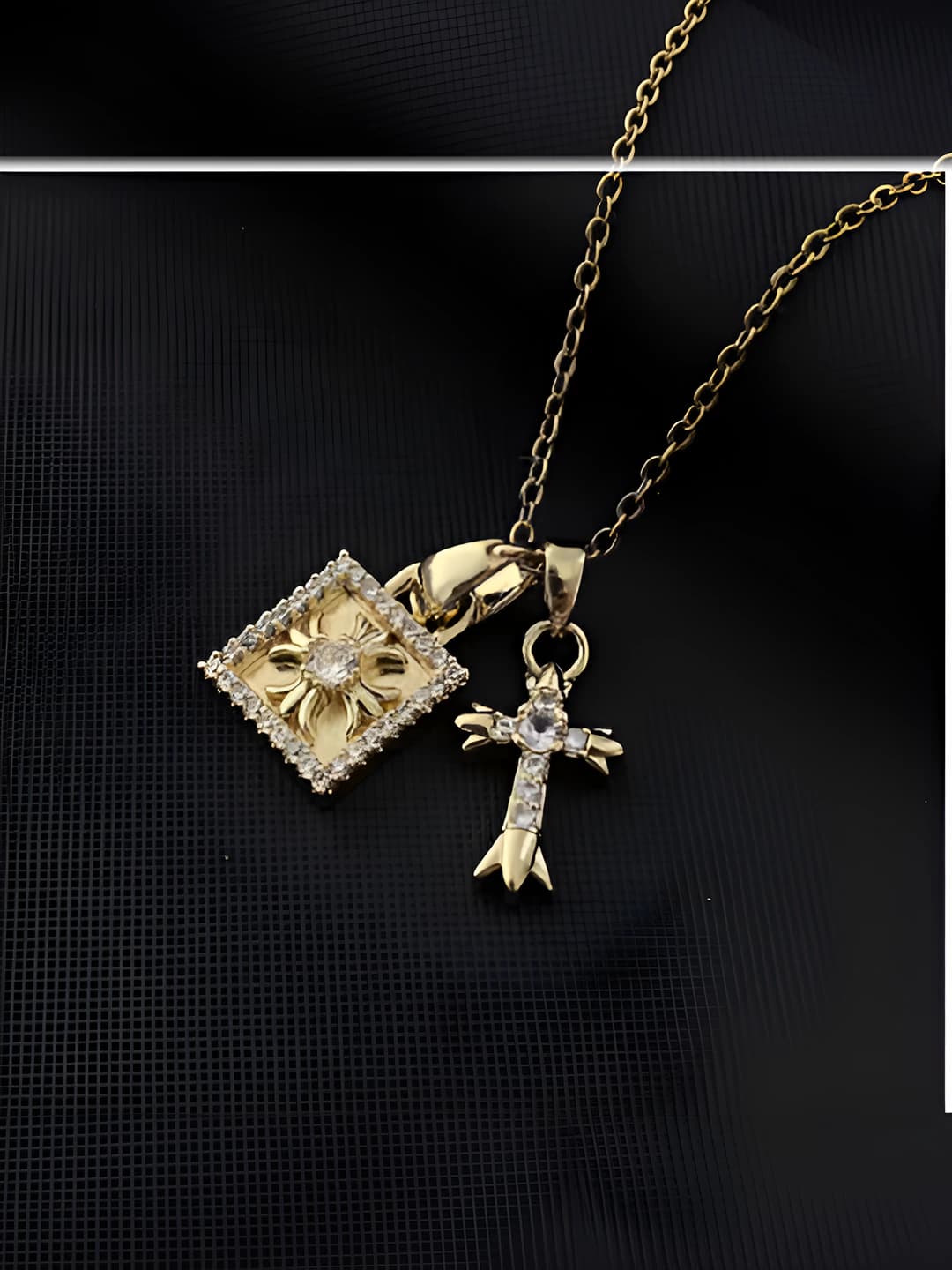 PX5323A Gold square cross necklace