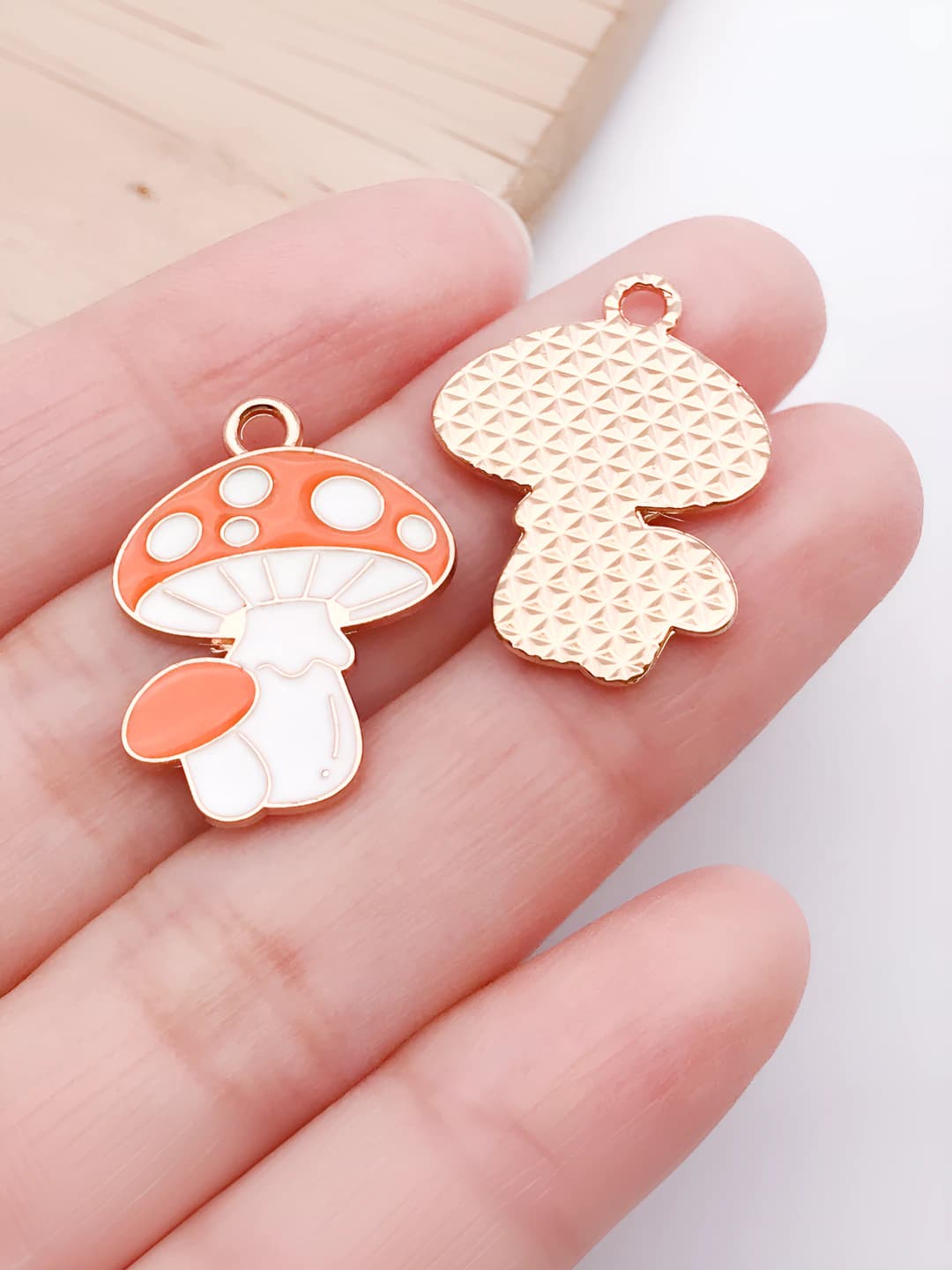 1 pc white epoxy resin mushroom